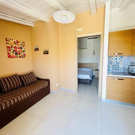 Borgo Camicia In Bed and Breakfast Barcellona-Pozzo di Gotto Exteriör bild