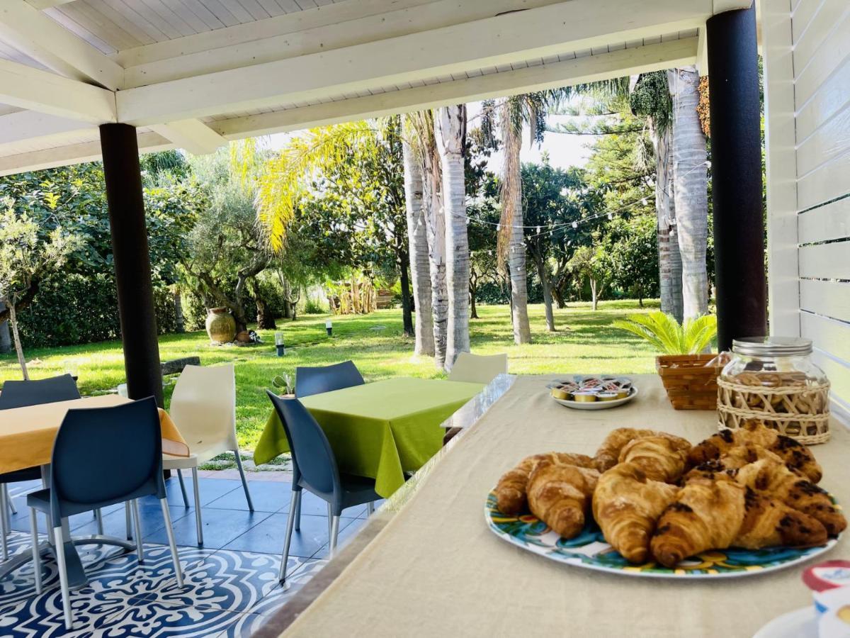 Borgo Camicia In Bed and Breakfast Barcellona-Pozzo di Gotto Exteriör bild