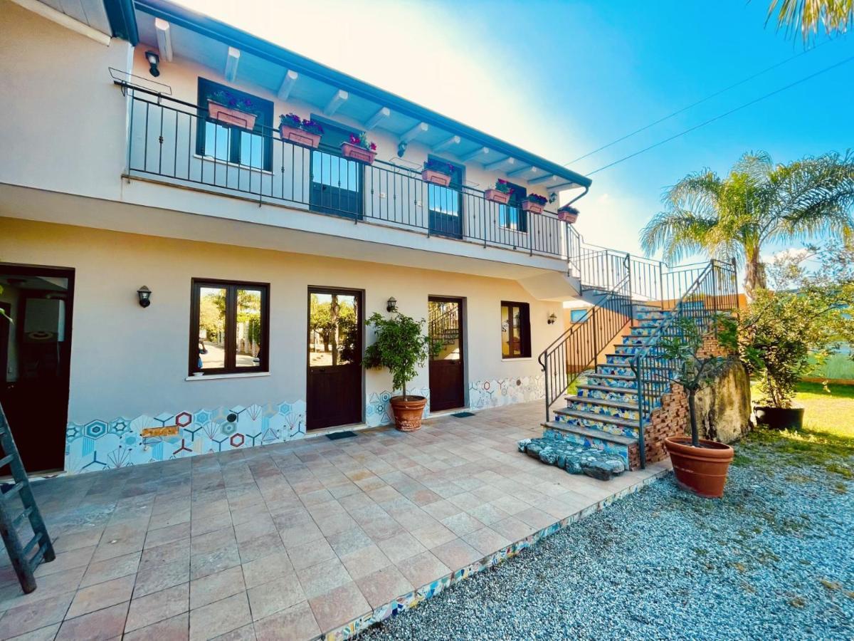 Borgo Camicia In Bed and Breakfast Barcellona-Pozzo di Gotto Exteriör bild