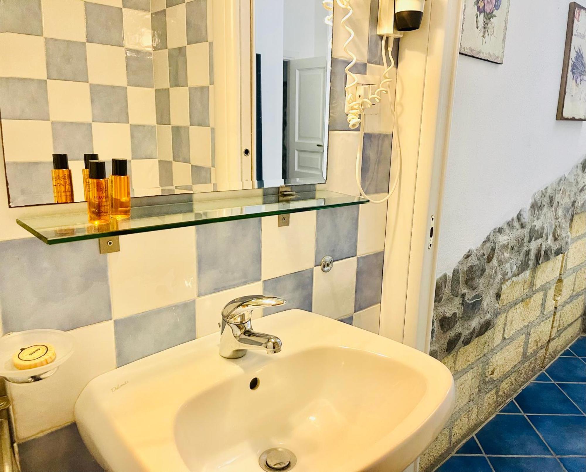 Borgo Camicia In Bed and Breakfast Barcellona-Pozzo di Gotto Rum bild