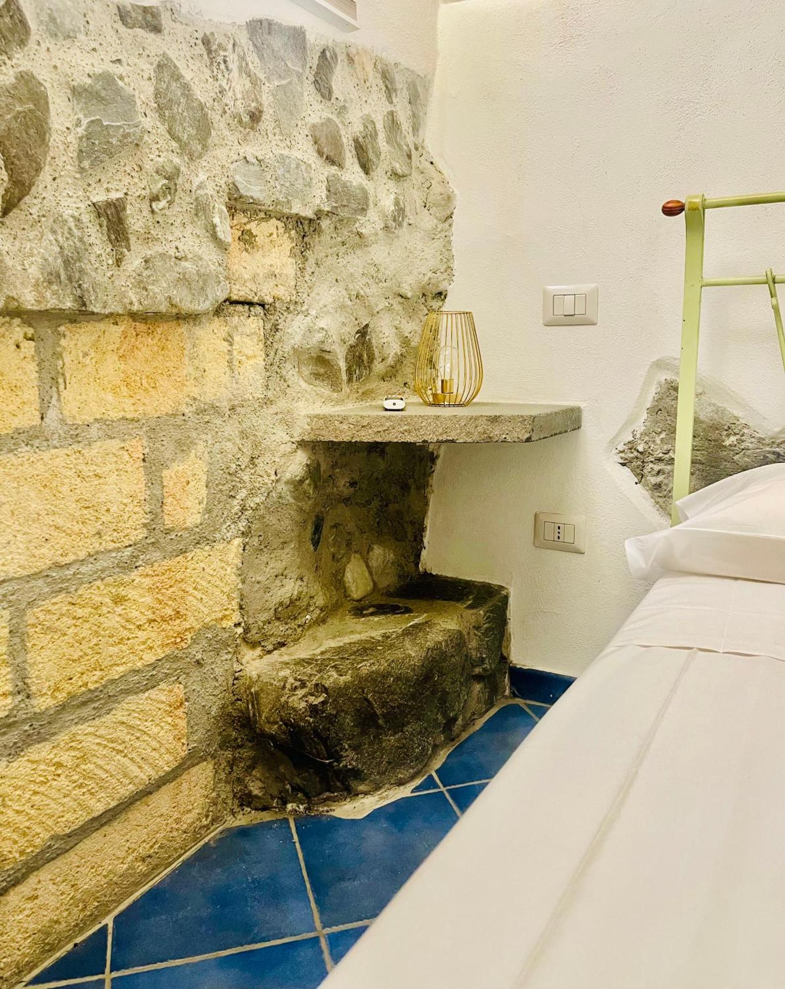 Borgo Camicia In Bed and Breakfast Barcellona-Pozzo di Gotto Rum bild