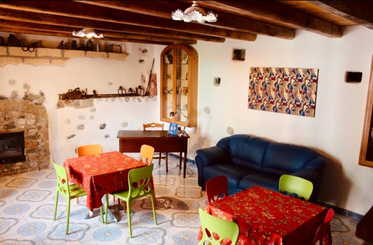 Borgo Camicia In Bed and Breakfast Barcellona-Pozzo di Gotto Exteriör bild