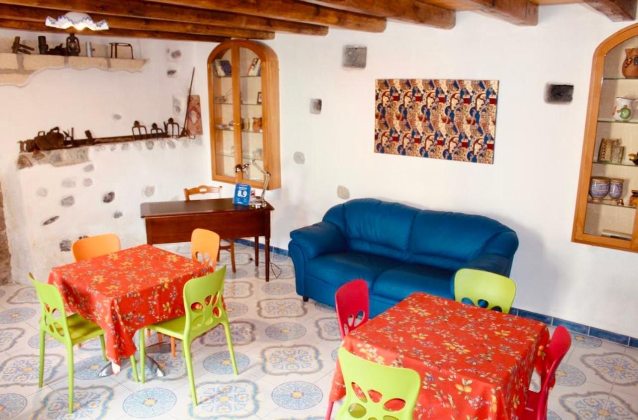 Borgo Camicia In Bed and Breakfast Barcellona-Pozzo di Gotto Exteriör bild