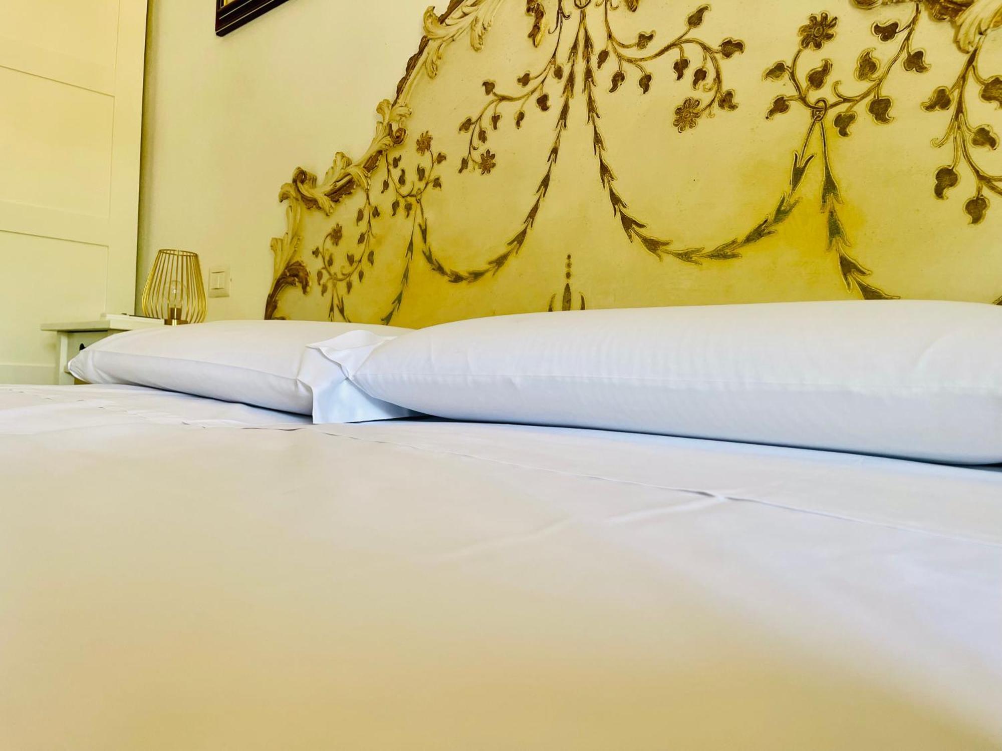 Borgo Camicia In Bed and Breakfast Barcellona-Pozzo di Gotto Rum bild