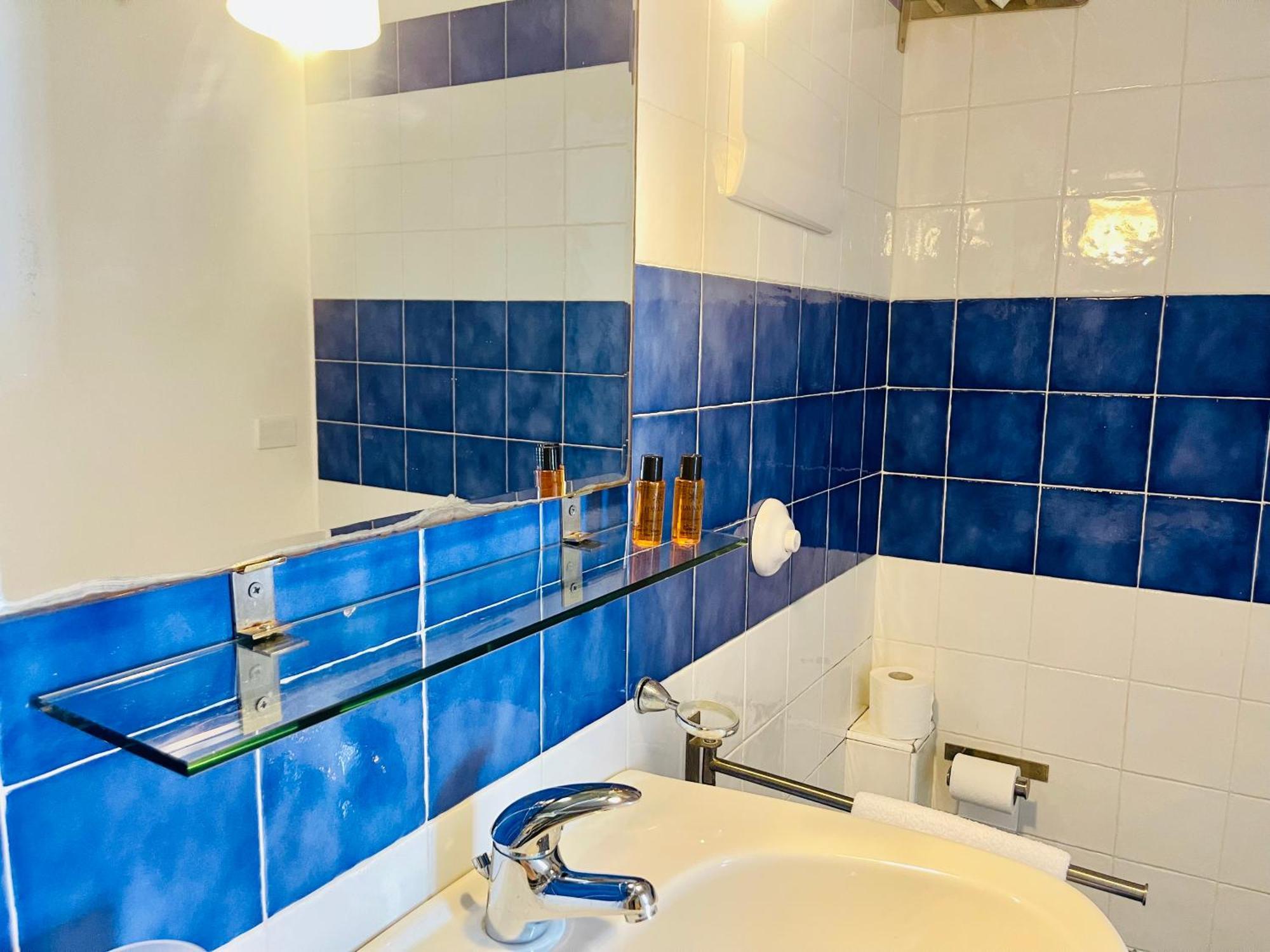 Borgo Camicia In Bed and Breakfast Barcellona-Pozzo di Gotto Rum bild