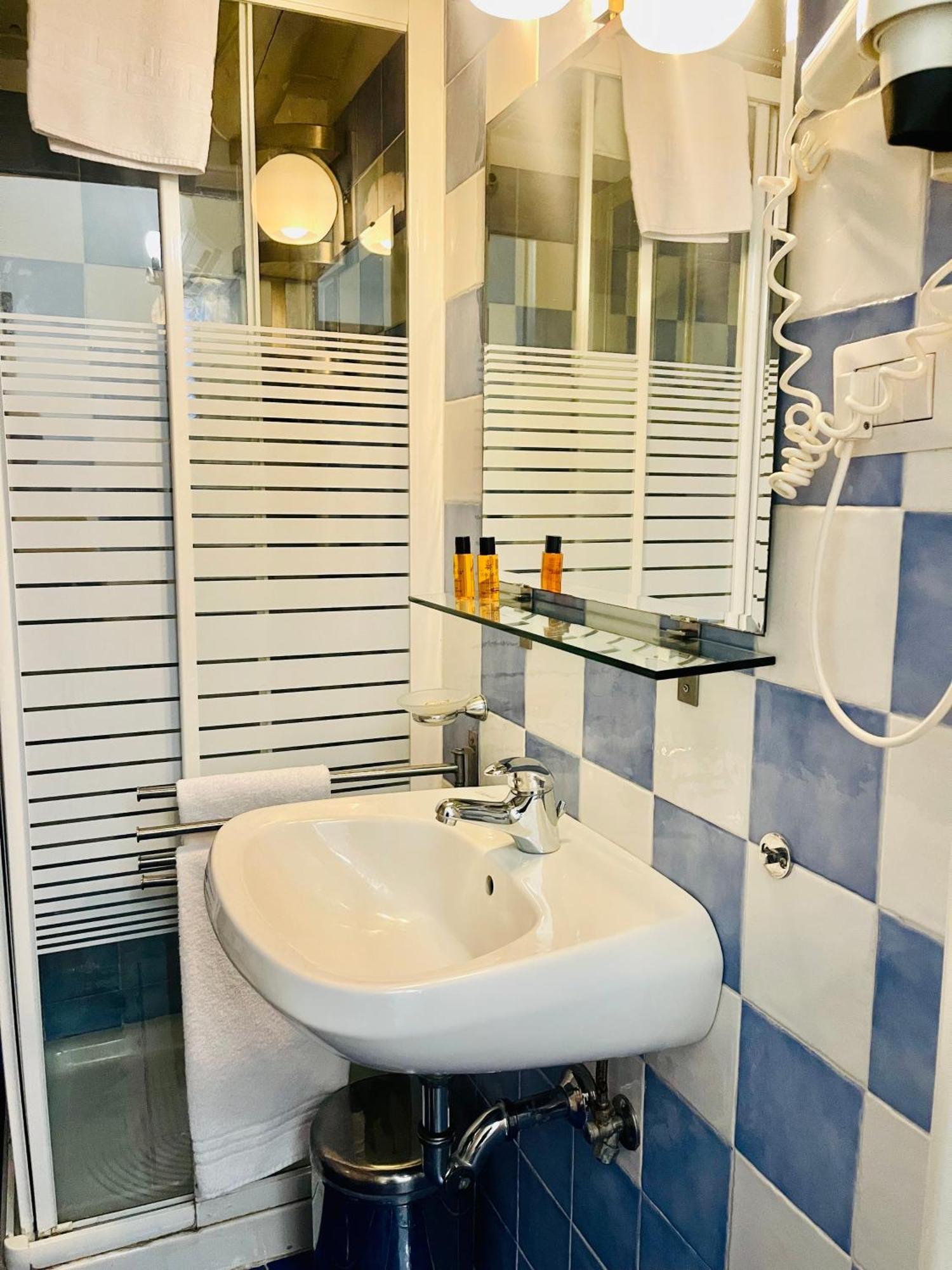 Borgo Camicia In Bed and Breakfast Barcellona-Pozzo di Gotto Rum bild